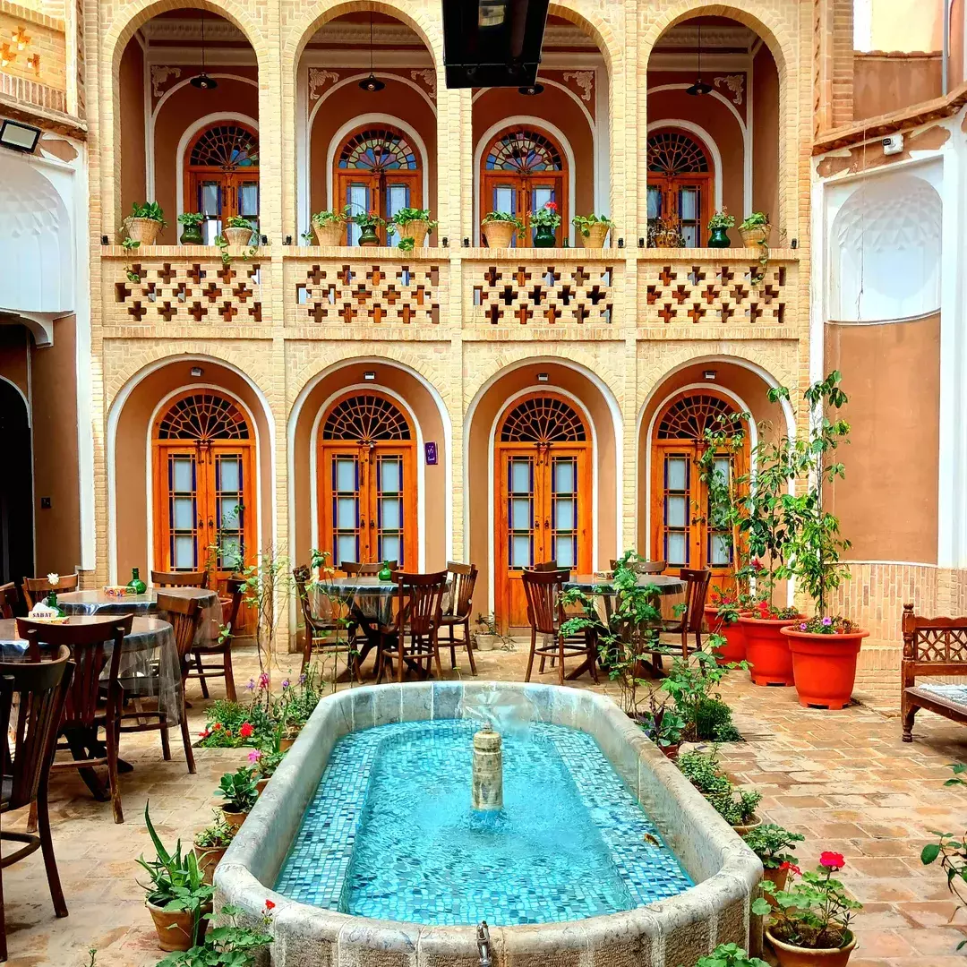 Alibaba https://cdn.alibaba.ir/ostorage/hotel-accommodation-images/683c769dac13a7ed0d84d346_حیاط (2).webp